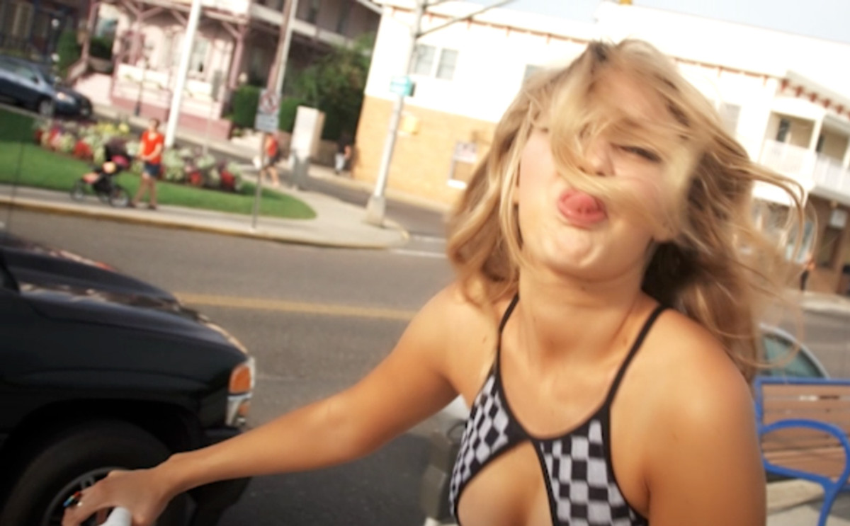 gigi-hadid-outtakes-2014-17.jpg